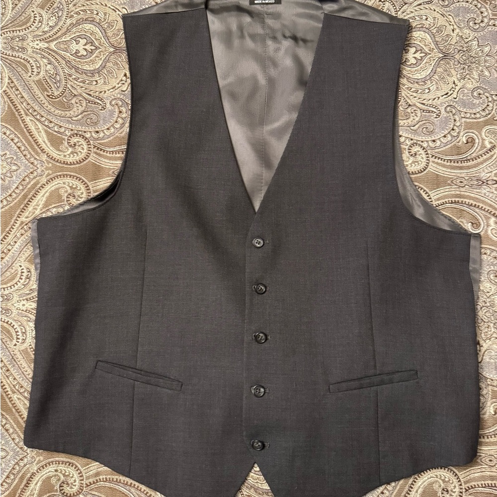 Claiborne Men's Gray Vest